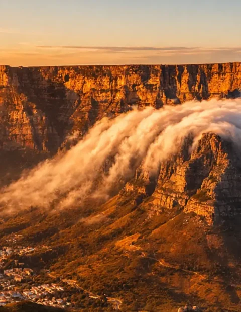 table-mountain-cape-town-at-sunrise